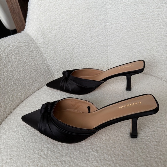 Express black satin pointed-toe mules - Picture 3 of 6